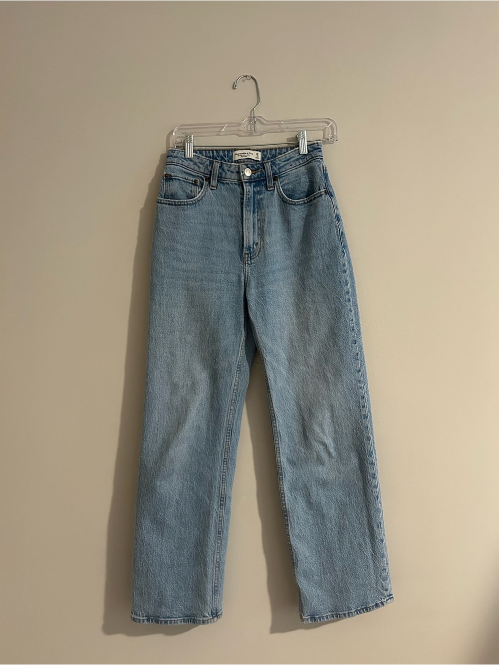 Abercrombie & Fitch Light Wash 90's relaxed Jeans